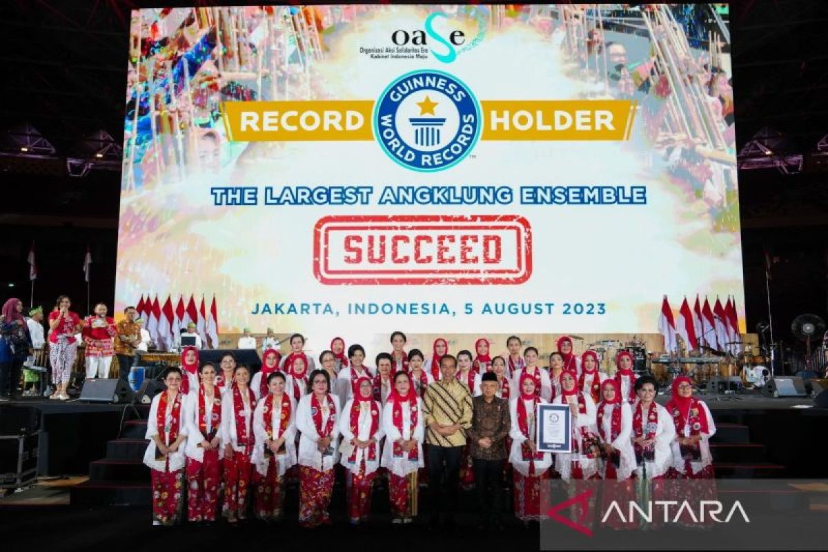 Indonesia sets world record for largest angklung performance