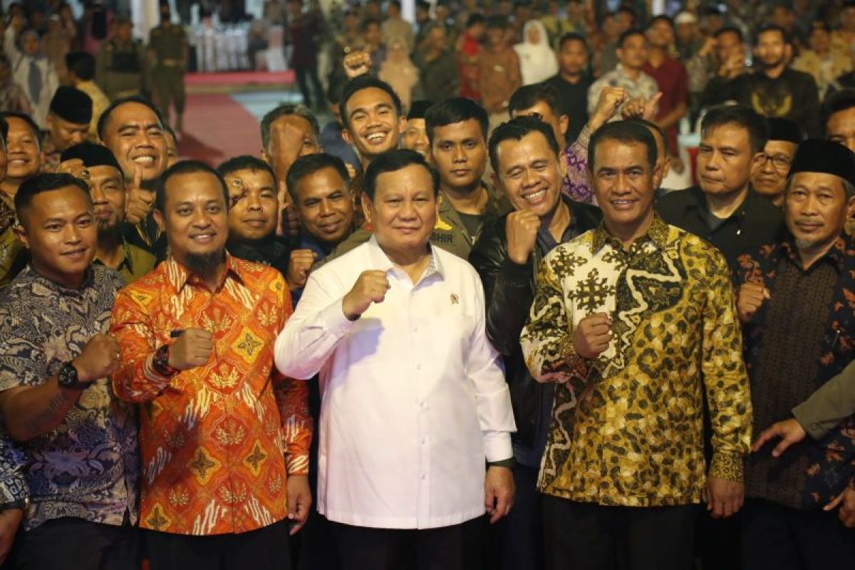 Menhan Prabowo menemui ribuan kepala desa di Makassar