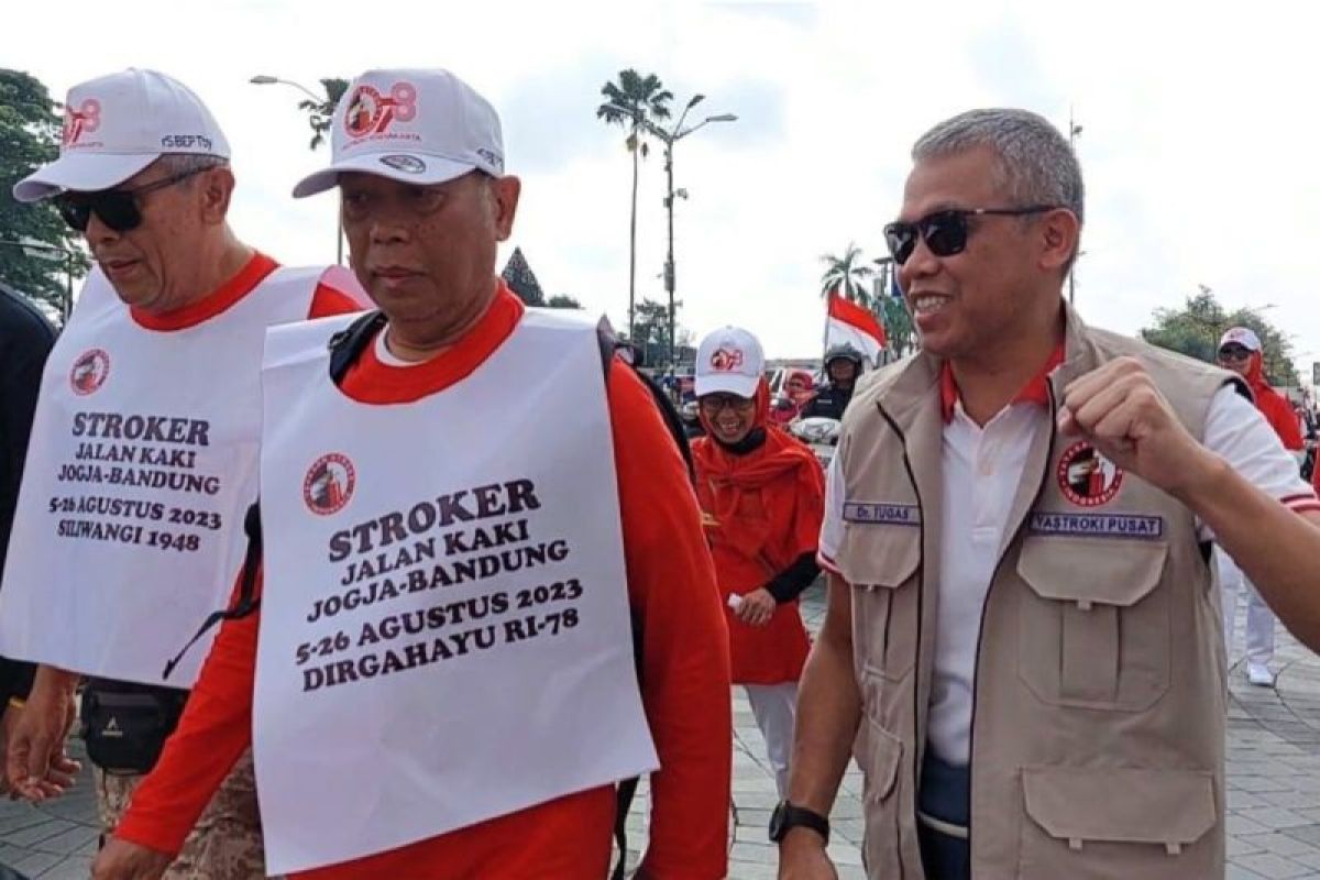 Penyintas stroke bertolak jalan kaki dari Yogyakarta menuju Bandung