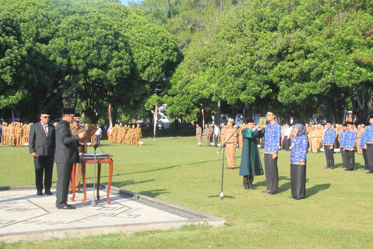 Penjabat Bupati Lampung Barat lantik 245 pejabat fungsional