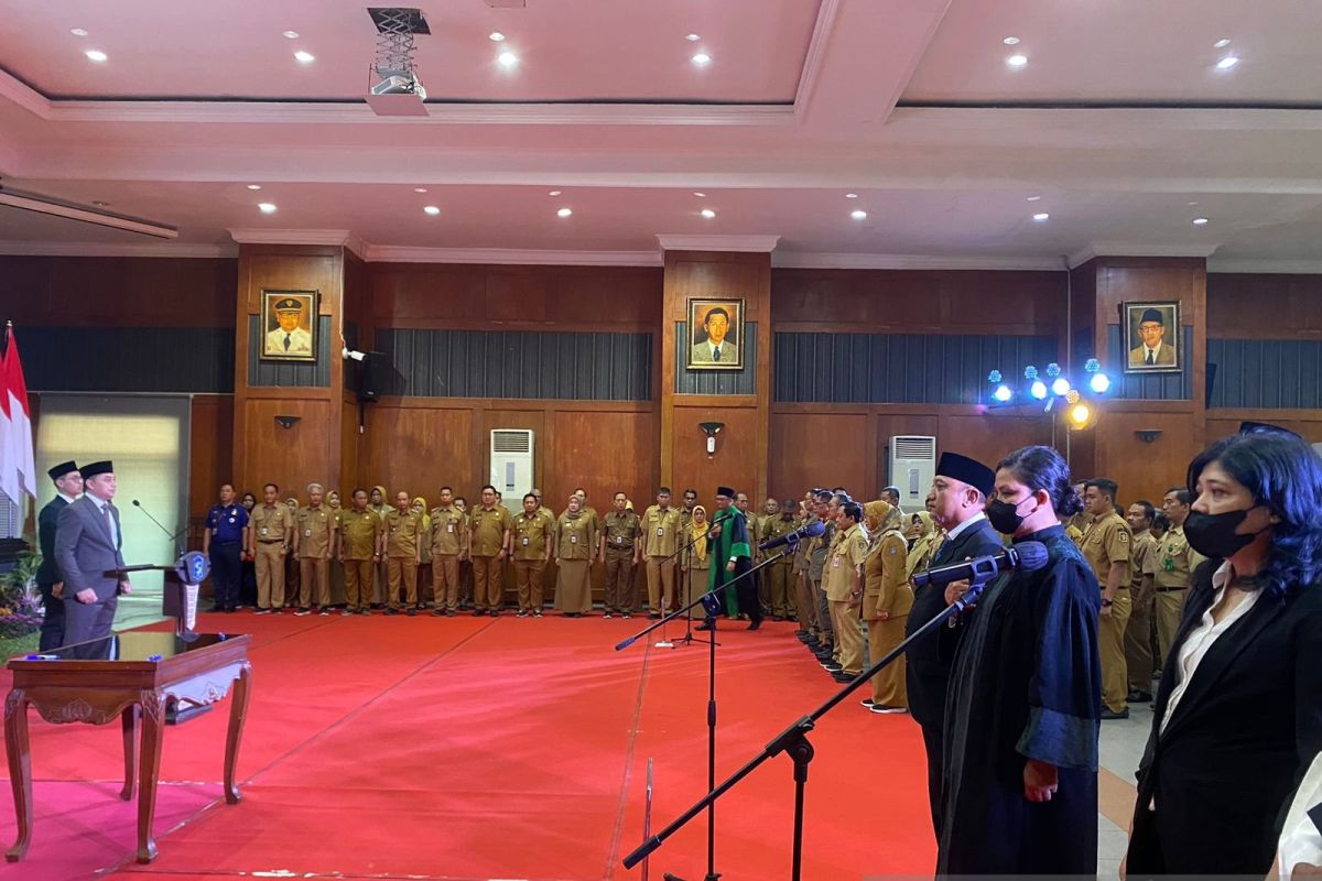 Pemkot Surabaya lakukan mutasi-rotasi jabatan terhadap 189 pejabat