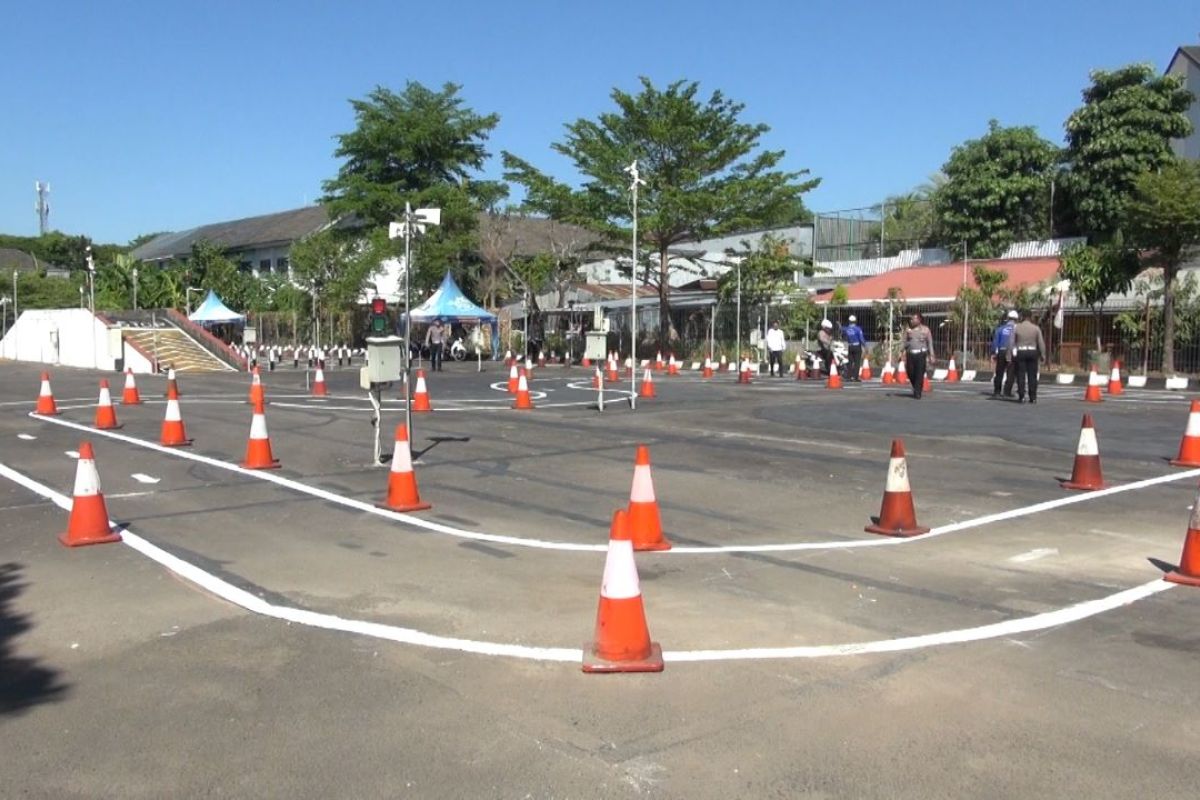 Polrestabes Makassar berlakukan jalur berbentuk S praktik ujian SIM C