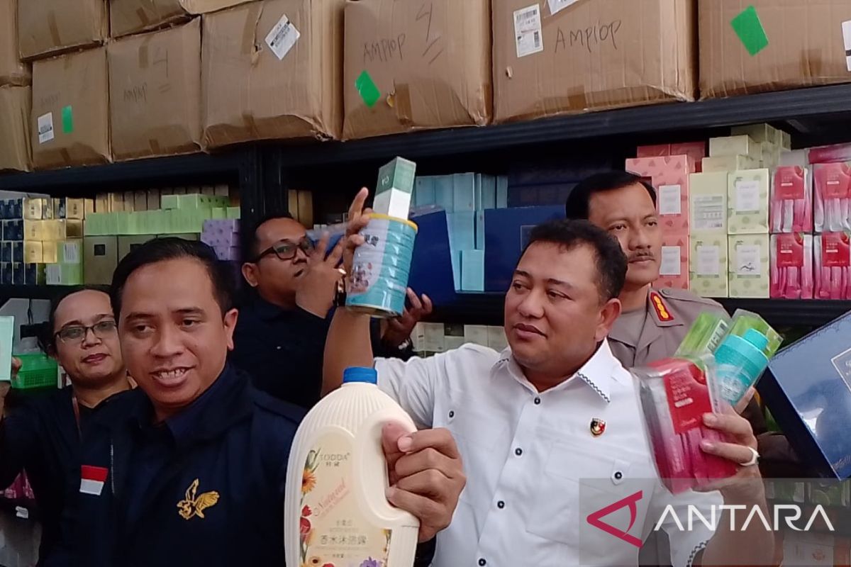 Polda Kepri dan BPOM Batam gerebek gudang kosmetik ilegal