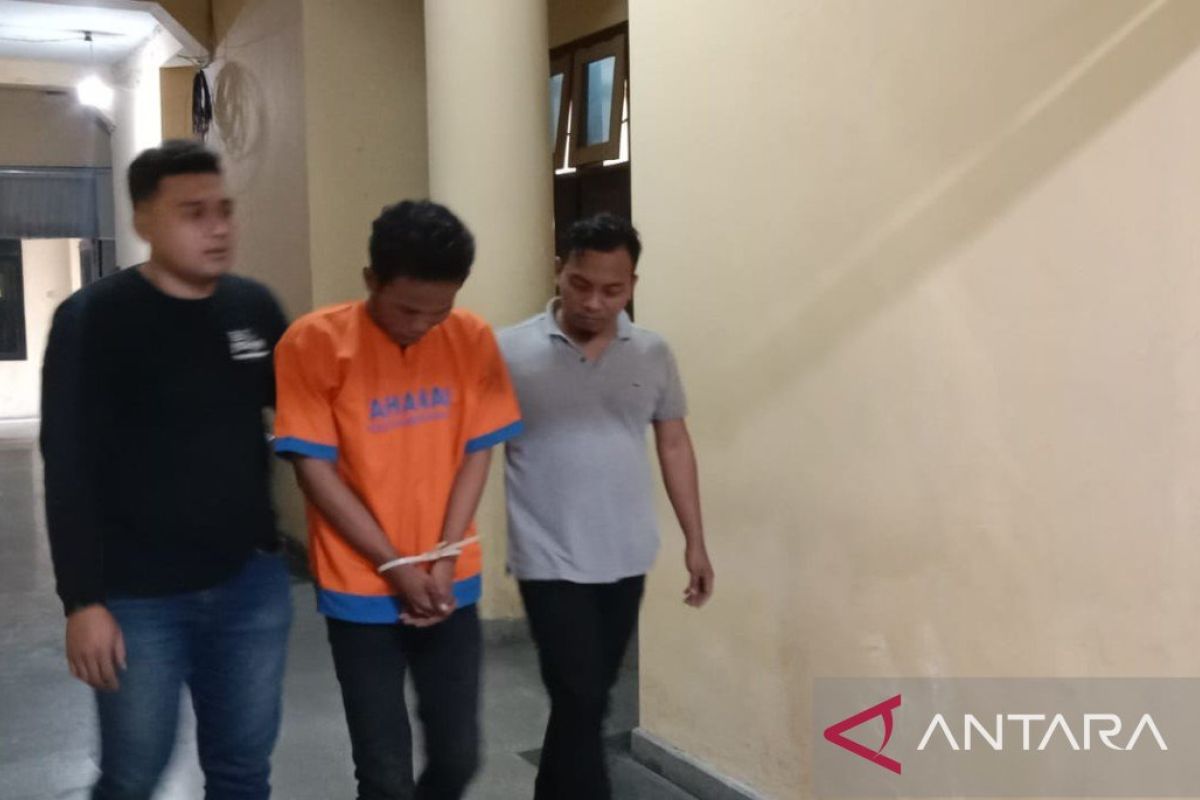 Polisi selamatkan pemuda dari amuk massa di Bangkalan