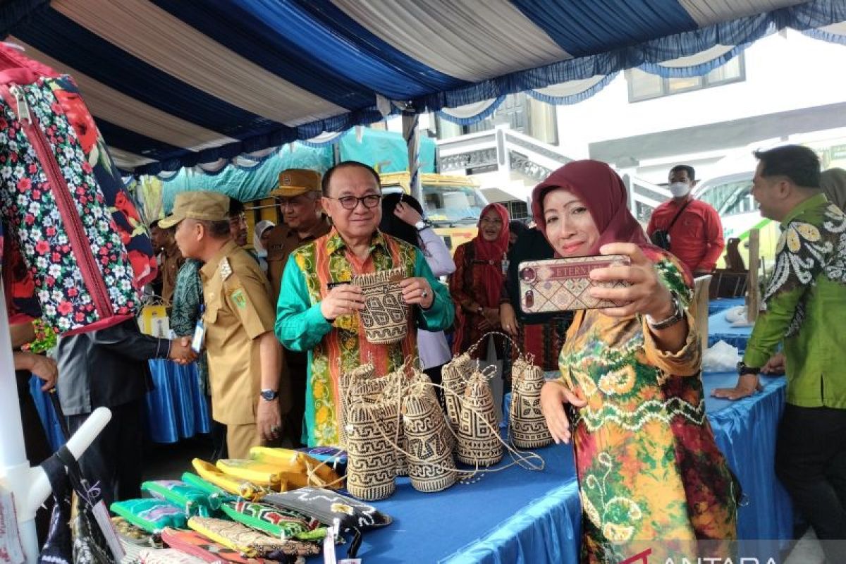 Ratusan UMKM Tabalong meriahkan Pasar Murah