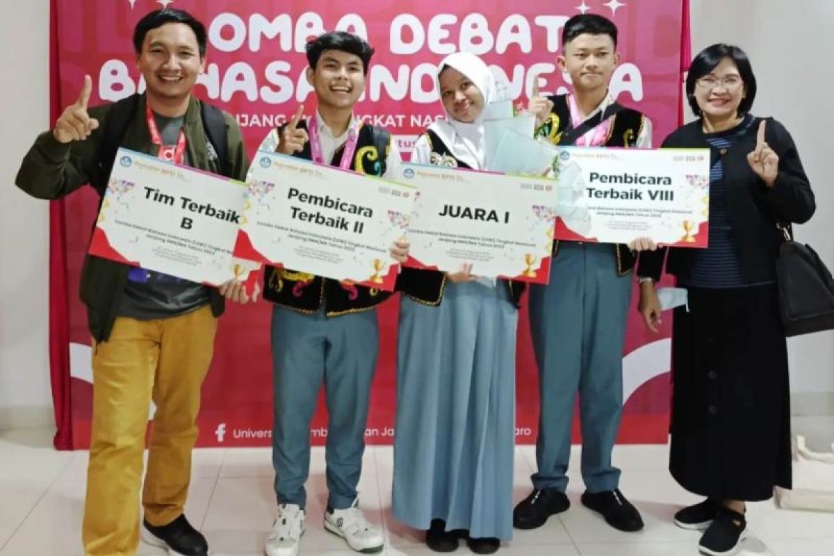 Kaltim juara I lomba debat bahasa Indonesia tingkat nasional