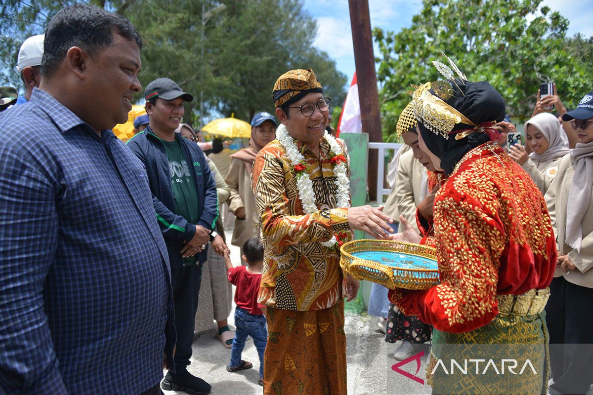 FOTO - Mendes PDTT kunjungi wilayah terluar Pulau Aceh