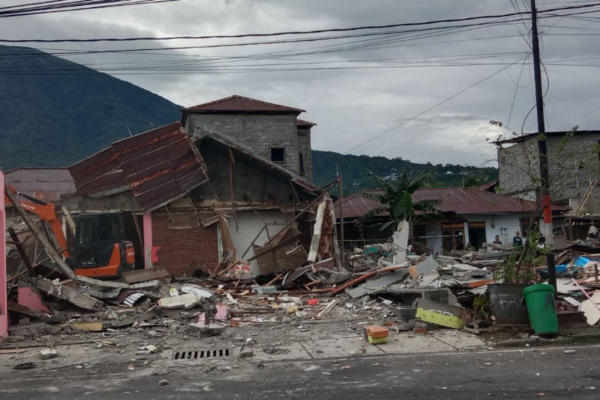 Pemilik minta plang di atas Lahan eksekusi rumah di Maliaro Ternate dicopot