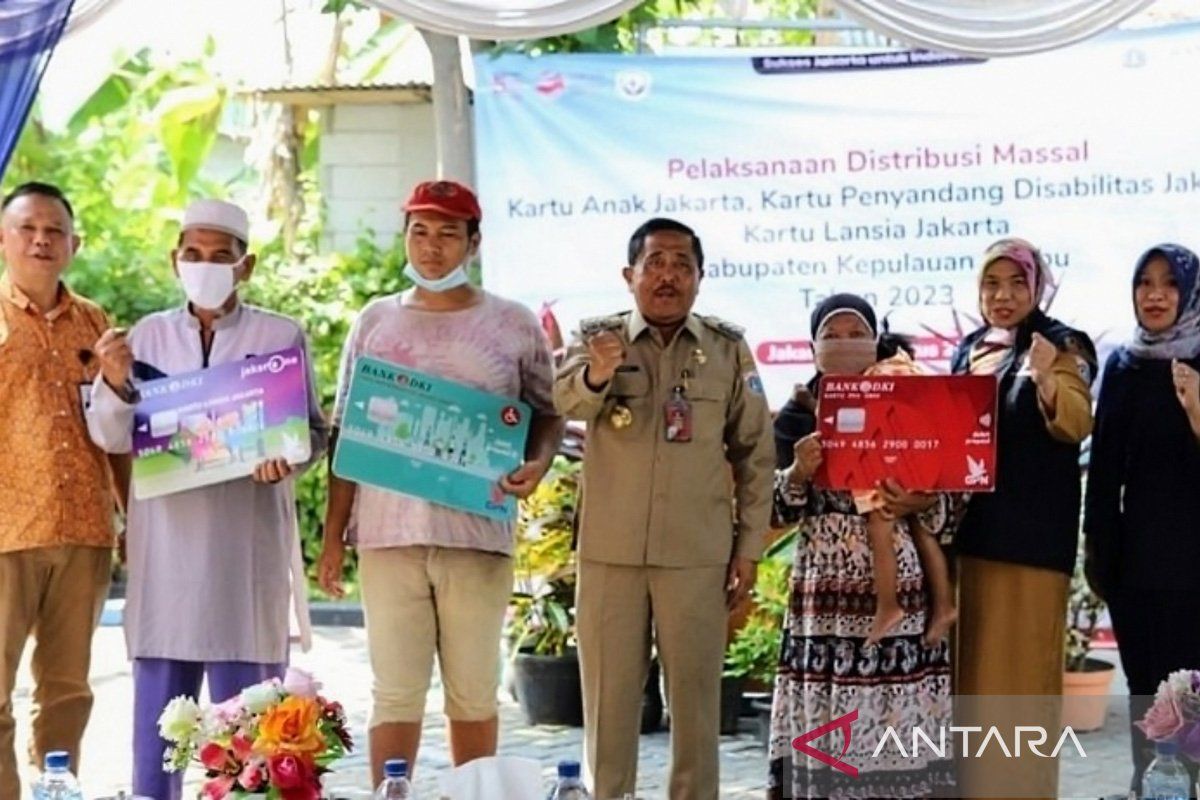 Kepulauan Seribu-Dinsos DKI distribusikan Bansos PKD ke ratusan KPM