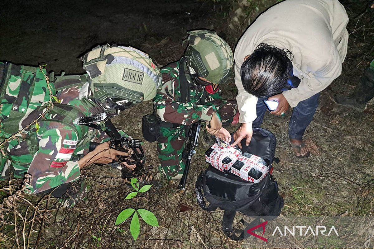 Satgas Pamtas RI gagalkan penyelundupan 10 kilogram sabu dari Malaysia