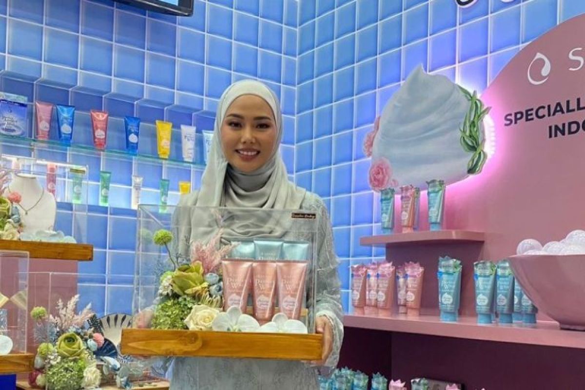 Senka hadirkan varian pembersih wajah spesial untuk wanita Indonesia