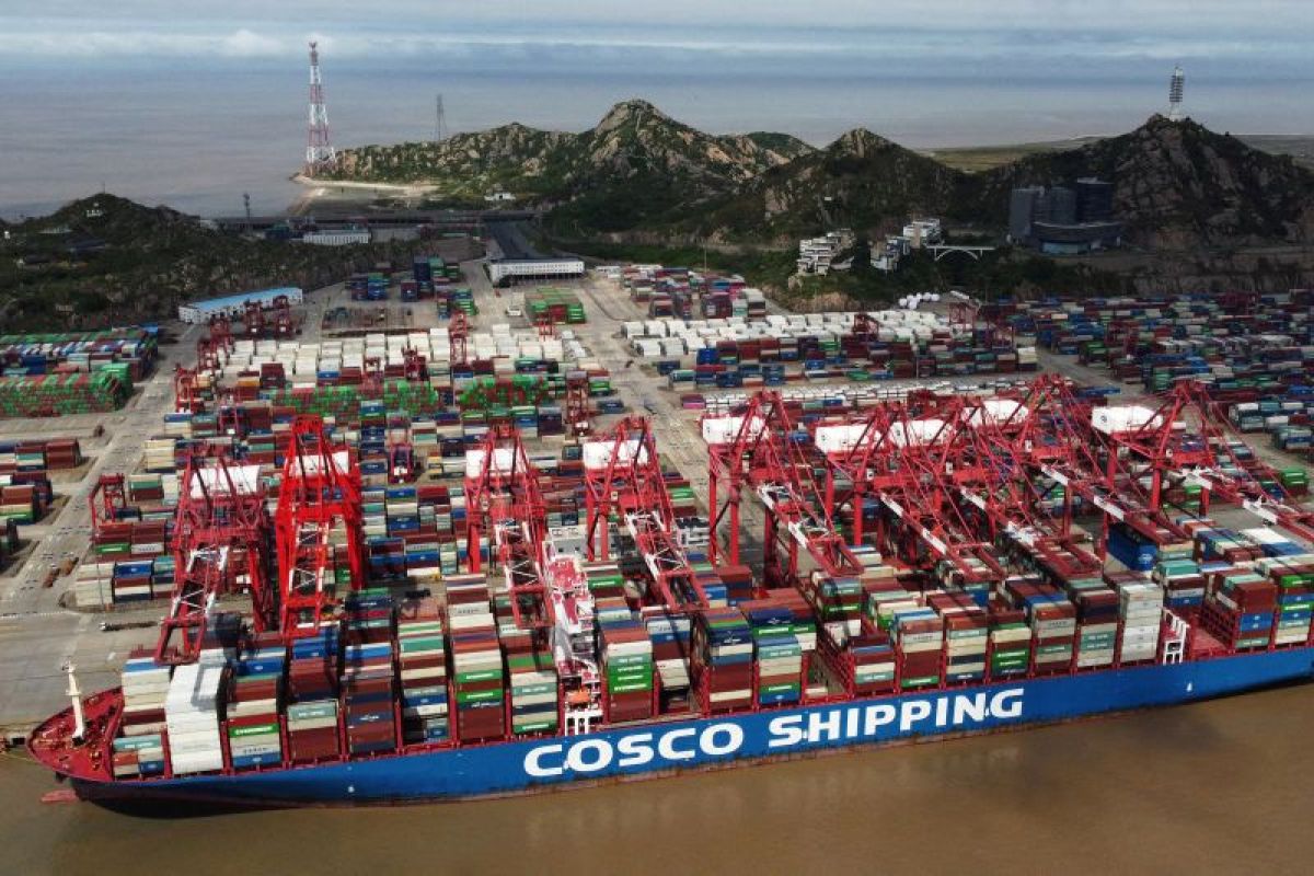 Ekspor-impor China merosot pada Juli, prospek pemulihan terancam