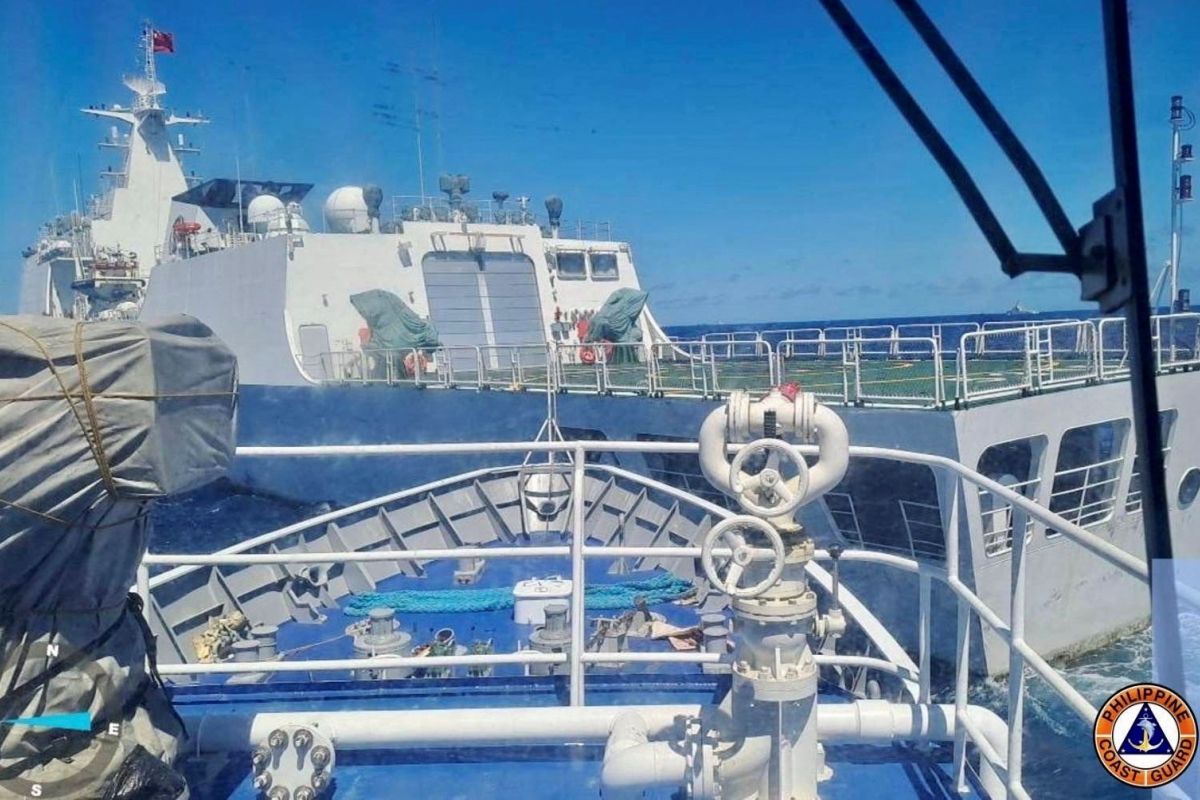 China tuntut Filipina tarik kapal jadi pangkalan dari area sengketa
