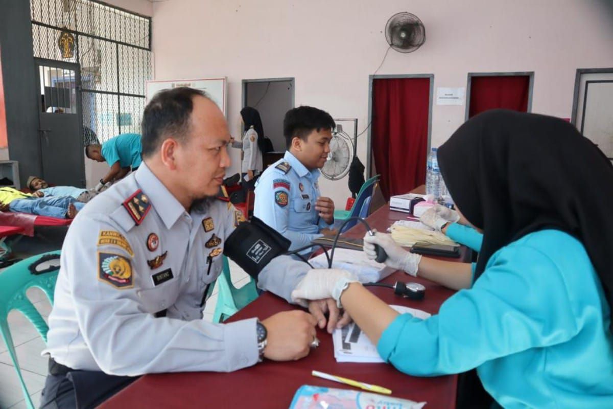 Rutan Kelas IIB Tanjung Pura kumpulkan  55 kantong darah