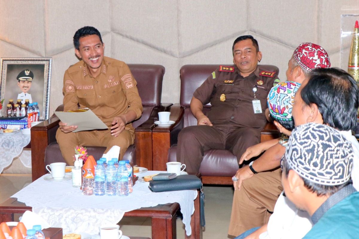 Bupati Saidi terima kunjungan silaturahmi pengurus masjid