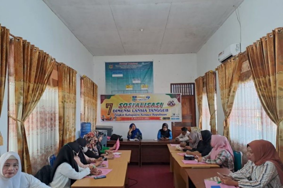 BKKBN Sulawesi Tenggara sosialisasikan tujuh dimensi lansia tangguh