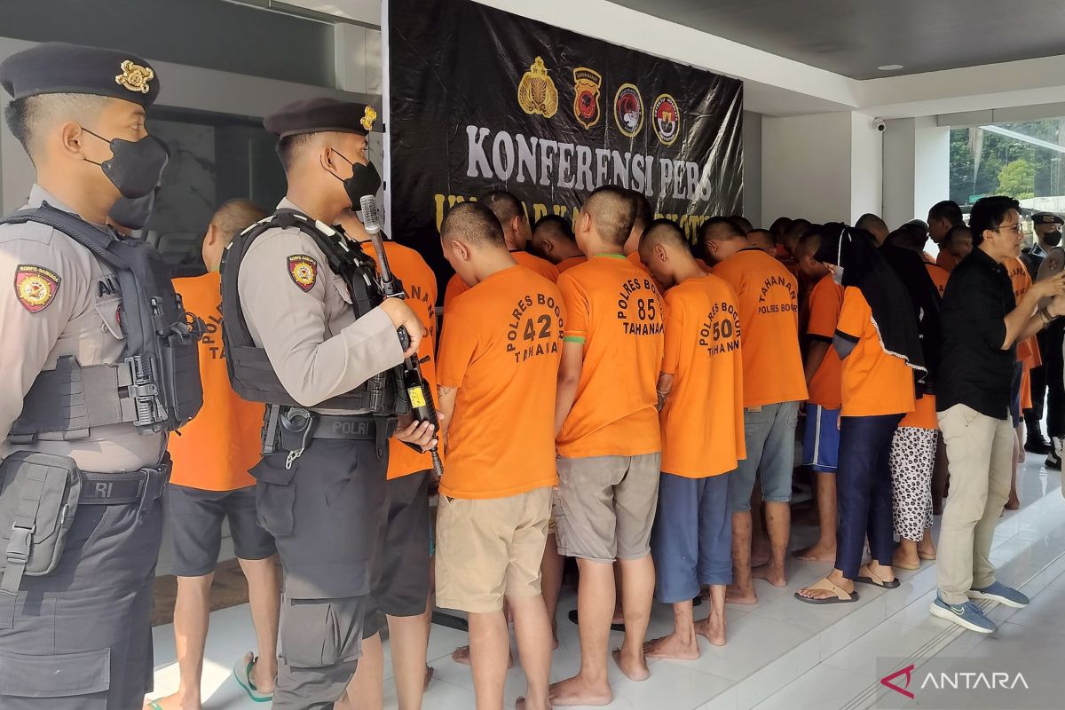 Polisi tangkap 42 tersangka kasus penyalahgunaan narkoba selama Operasi Antik di Bogor