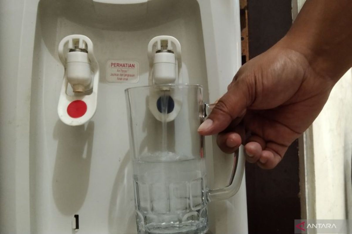 Ahli gizi: Minum air dingin tak masalah saat cuaca panas