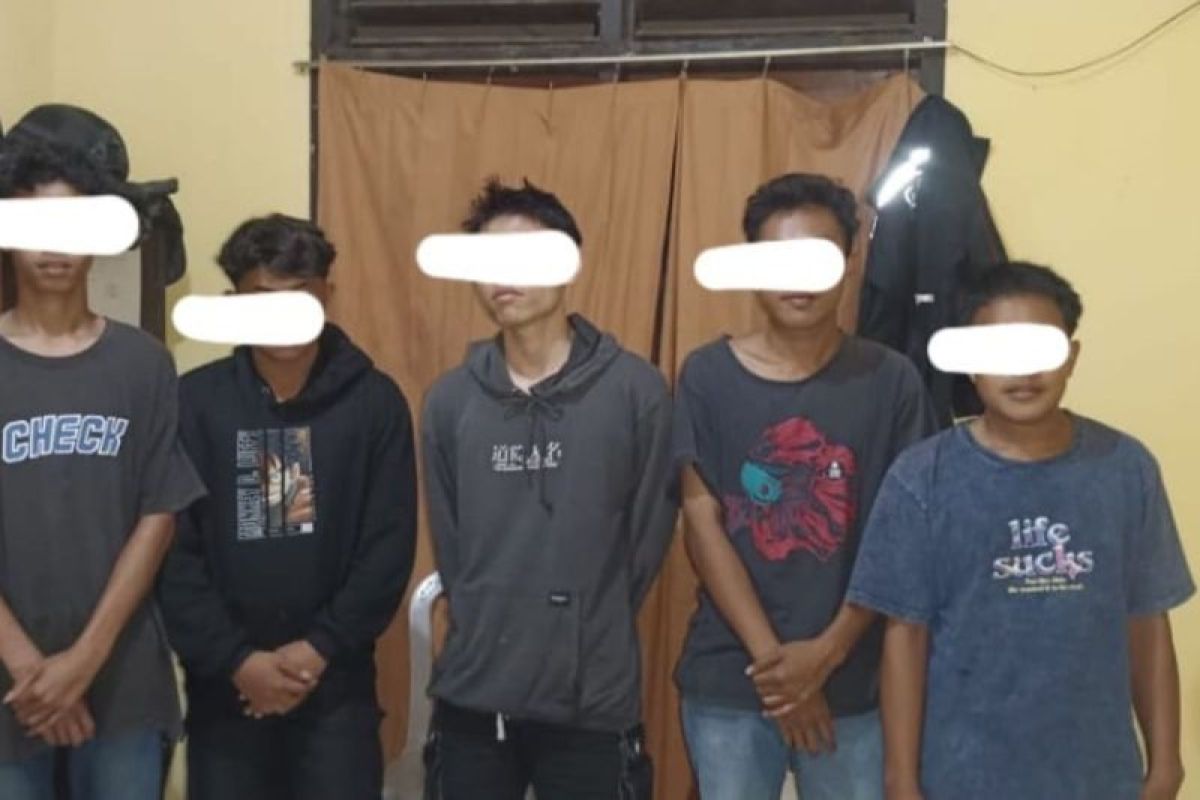 Gara-gara cemburu, 5 remaja belasan tahun hajar mahasiswa di Lombok Timur