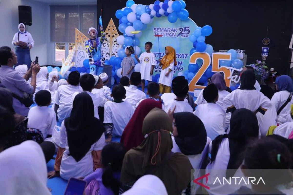 Jelang HUT ke-25, PAN Jatim bahagiakan ribuan anak yatim