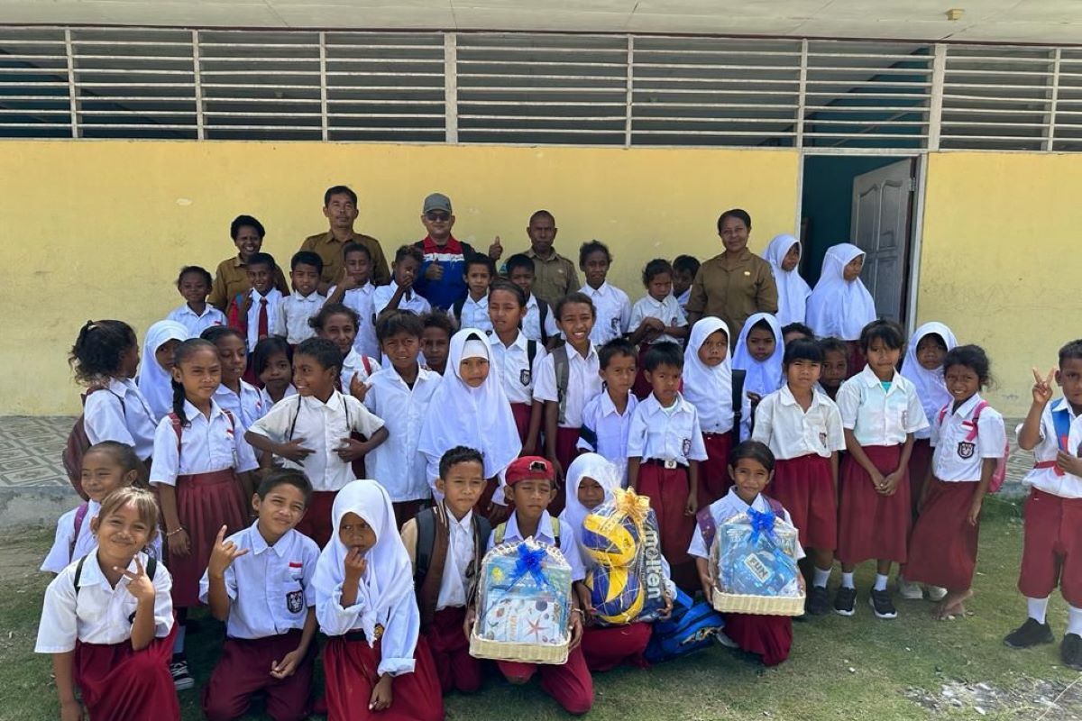 Peduli pendidikan dan pelestarian budaya Papua, Pertamina Trans Kontinental salurkan CSR di Sorong