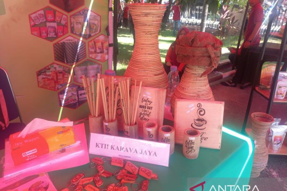 Karya seni tradisional yang "Aesthetic" di Pasar Tani 2023