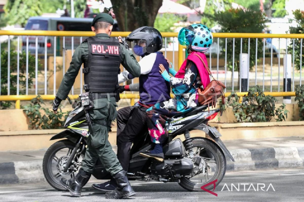 Tak hanya batasi warkop, SE Gubernur Aceh juga larang non muhrim naik kendaraan berduaan