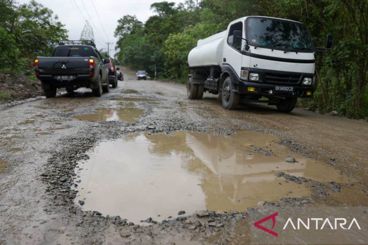 Pj Gubernur: Jalan rusak akibat proyek waduk di Pidie dibangun kembali