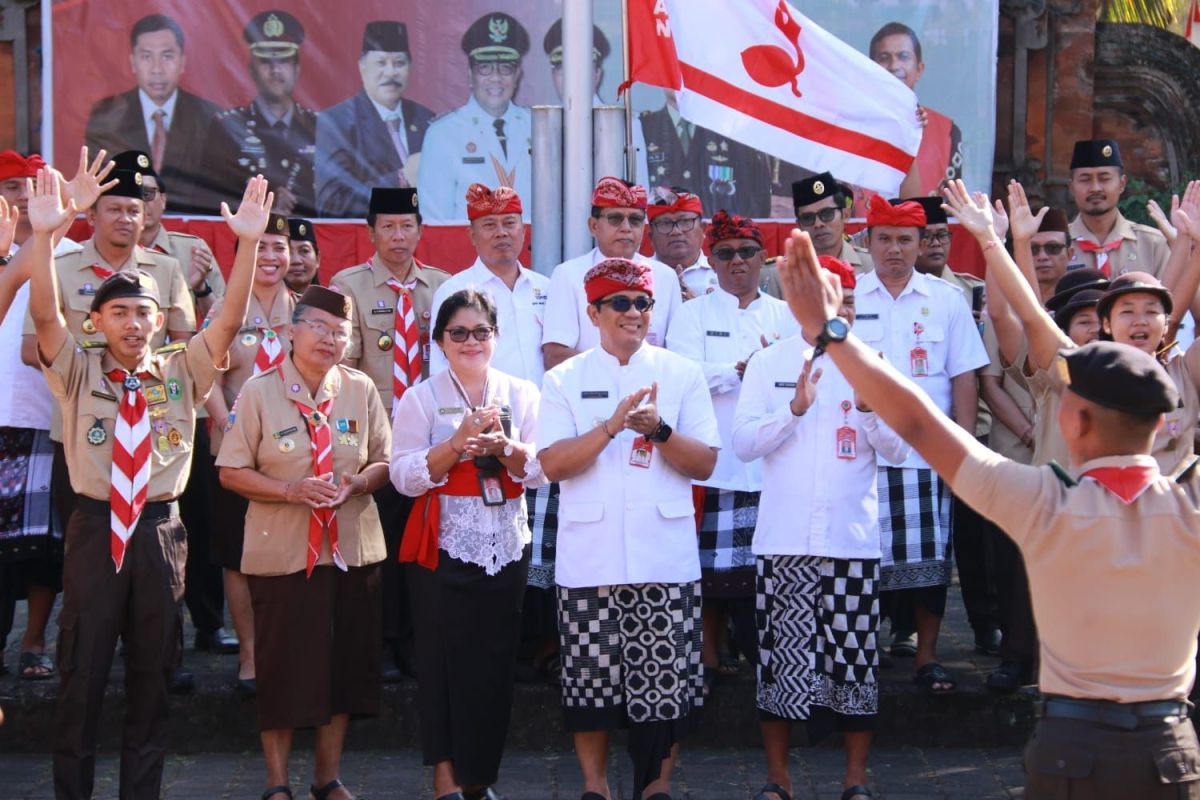 Bupati lepas kontingen Pramuka kwarcab Tabanan menuju Raimuna