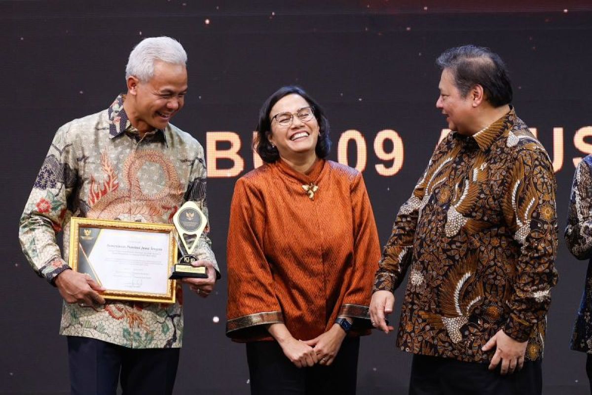 Pemprov Jawa Tengahmeraih tiga kali penghargaan KUR Award