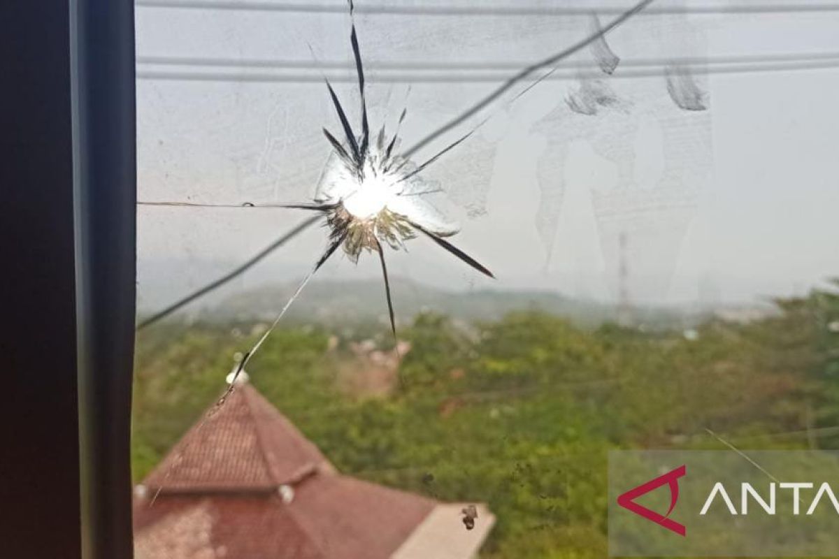 Polres Sukabumi pastikan kerusakan jendela kaca PN Cibadak bukan aksi teror