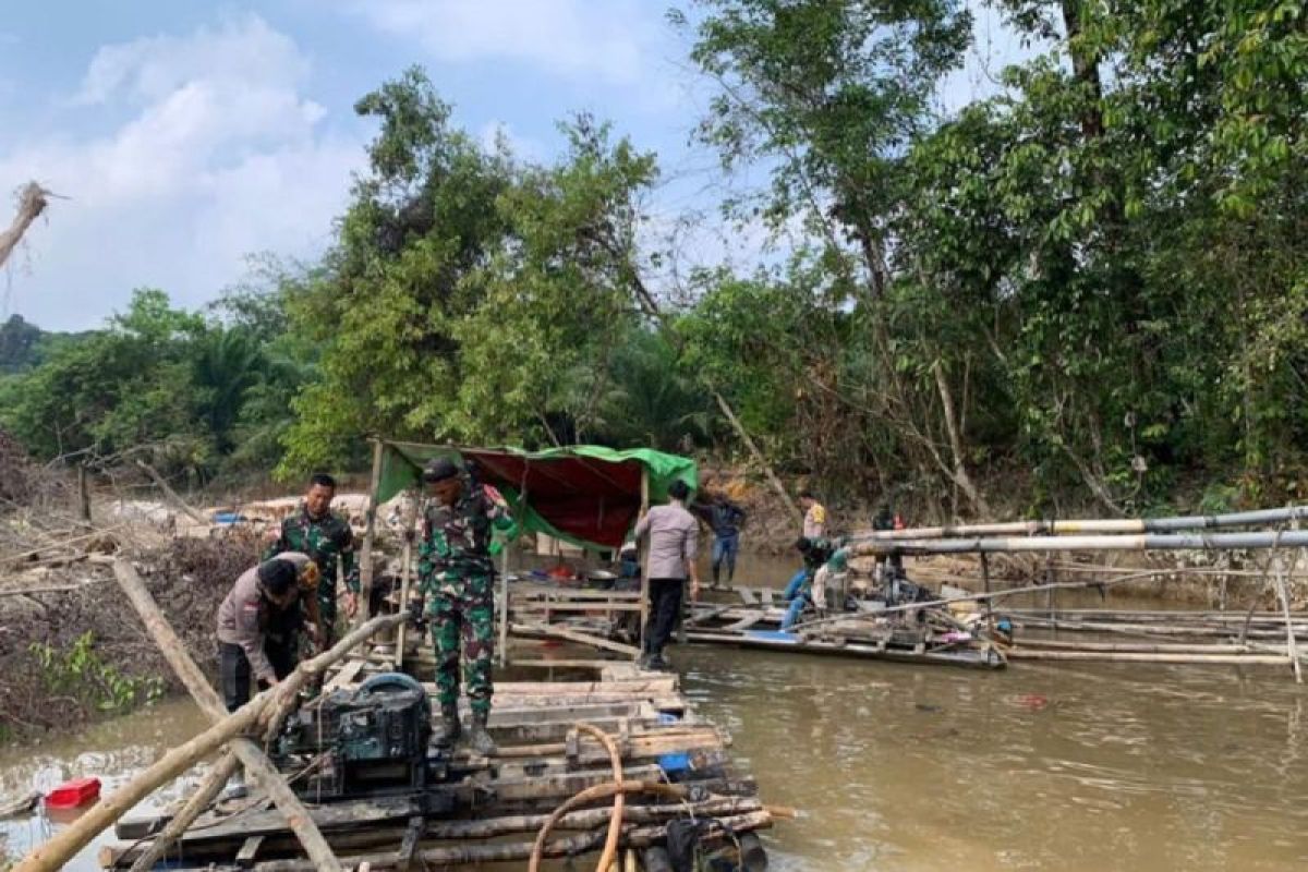 Satgas Pamtas tertibkan tambang emas ilegal di perbatasan RI-Malaysia