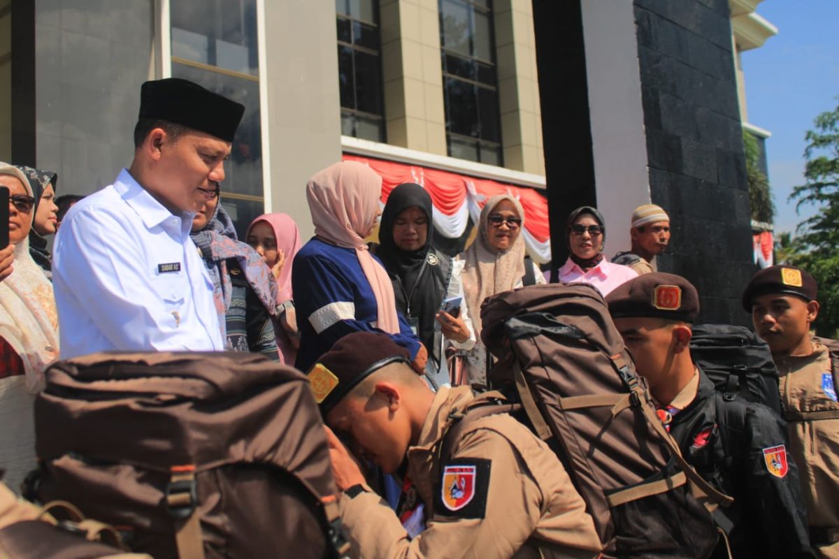 Sabar AS lepas 56 anggota Pramuka ke Bumi Perkemahan Cibubur Jakarta
