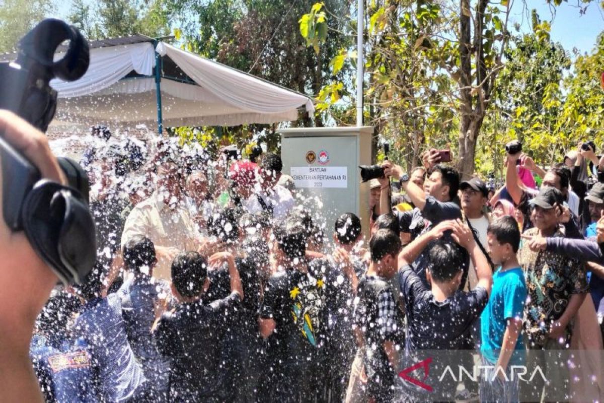 Prabowo opens clean water facility at Gunungkidul