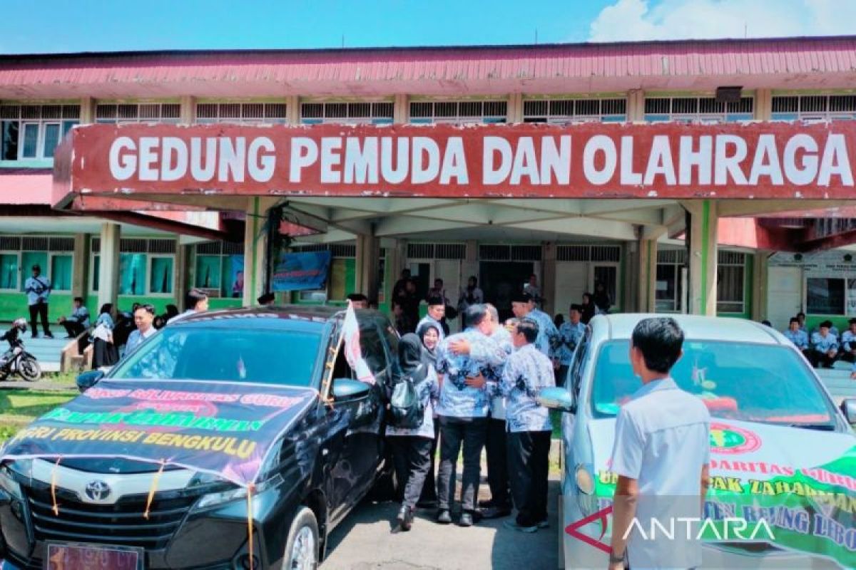 Guru di provinsi Bengkulu aksi solidaritas rekan korban penganiayaan