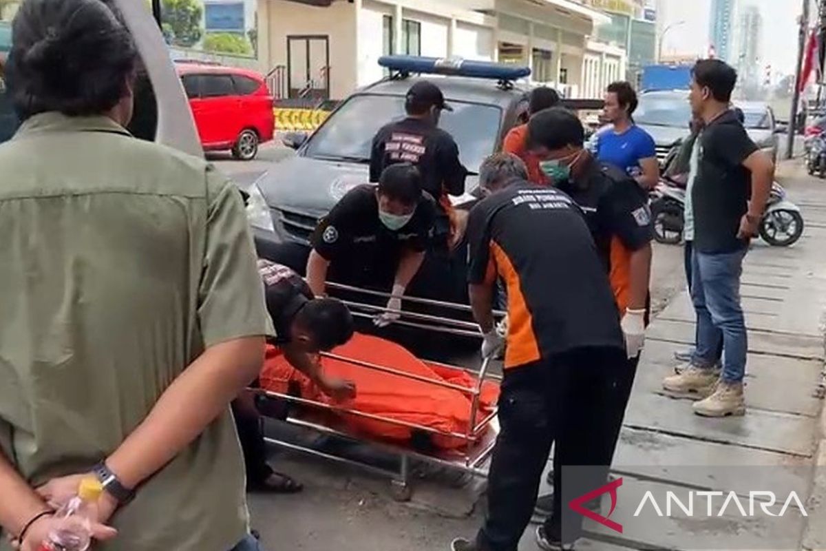 Kepolisian selidiki temuan mayat pria di Jalan Hayam Wuruk