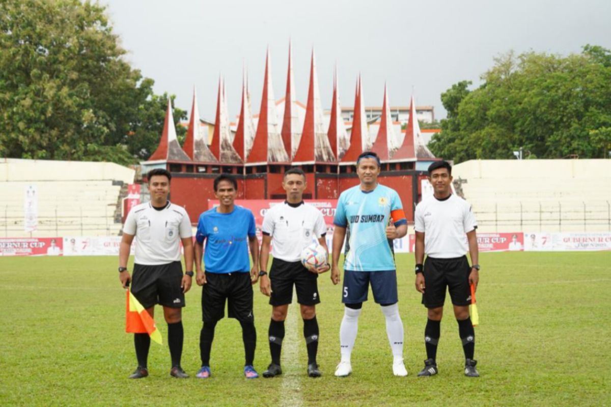 Pegawai bahagia, PLN menang di 18 besar Gubernur Cup