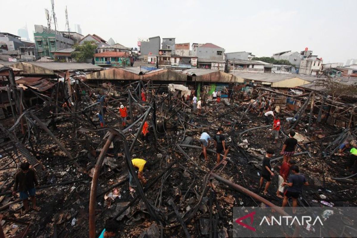 Kebakaran kios di Pasar Kambing Tanah Abang diduga akibat arus pendek