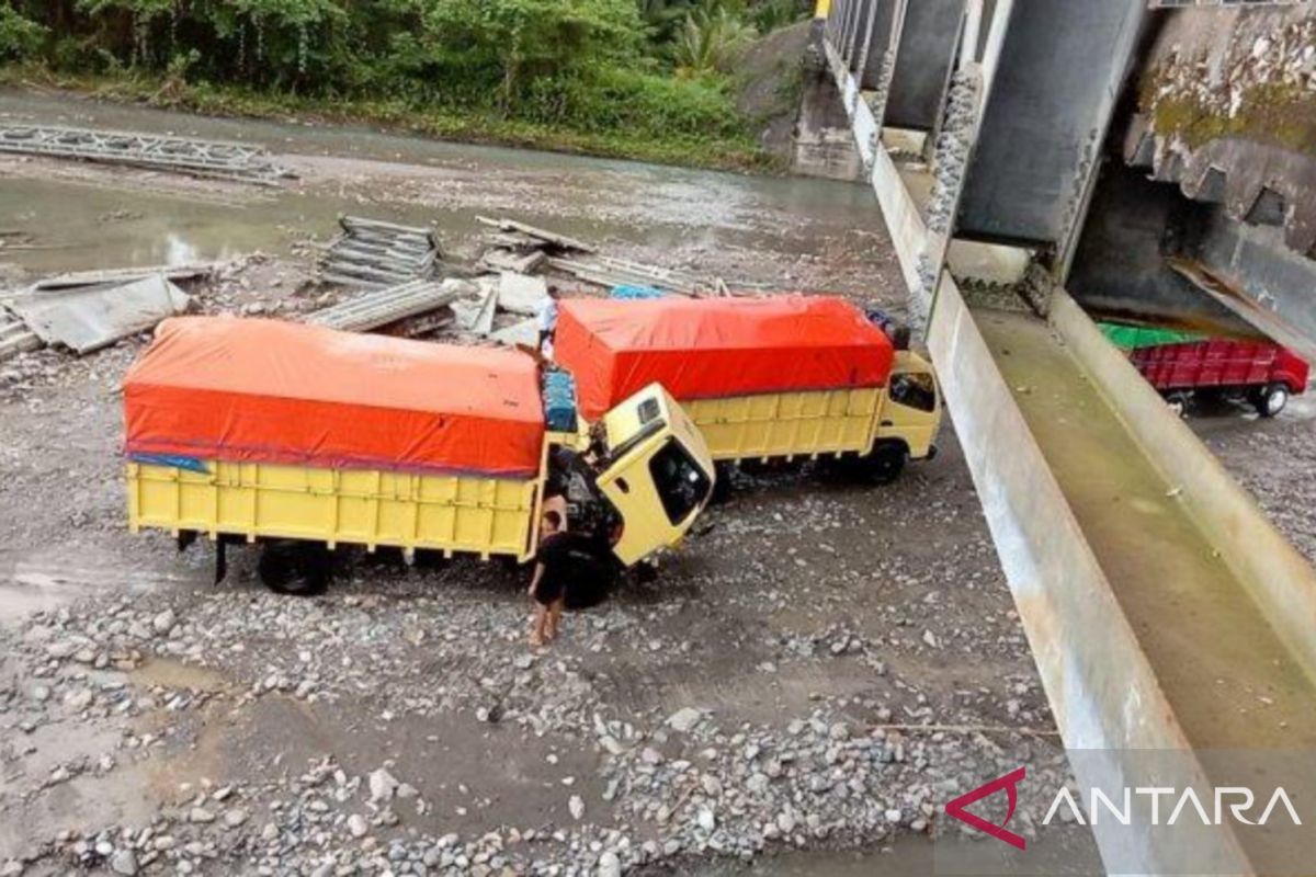 Disperindag Malteng salurkan 80 ton sembako ke  KecamatanTehoru-Telutih