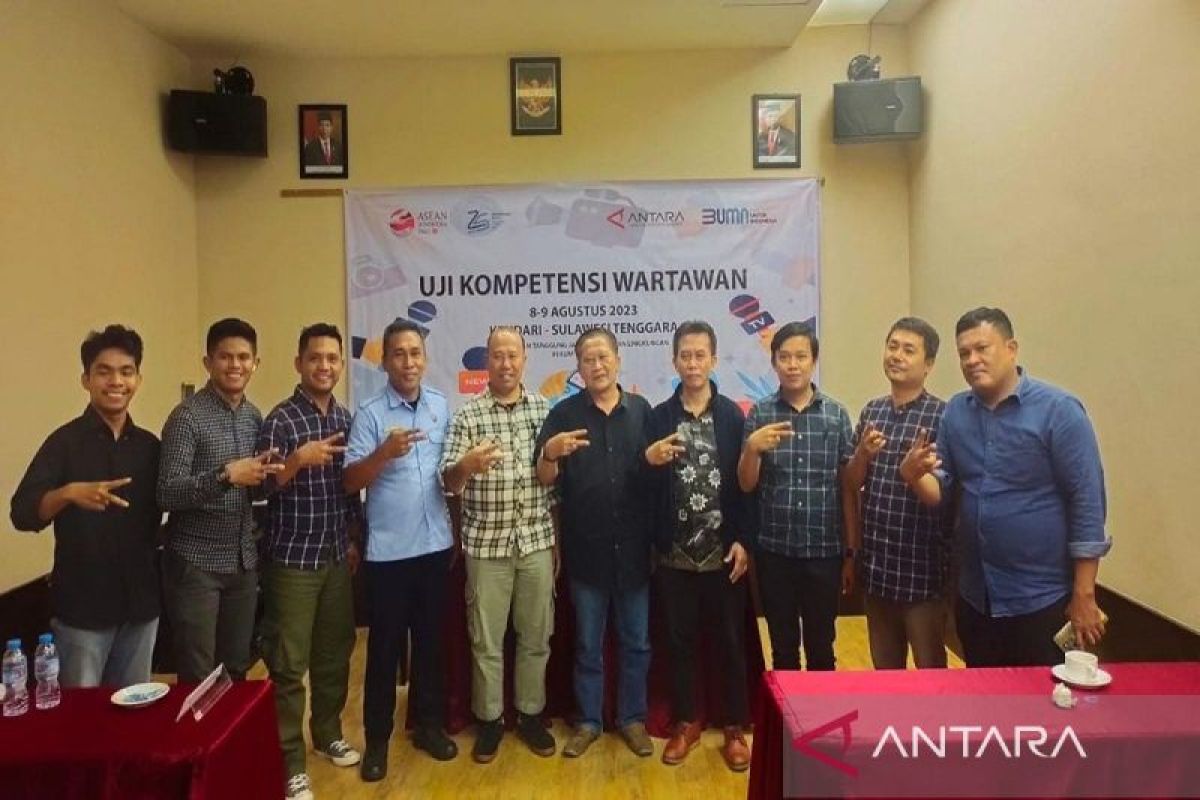 Tujuh jurnalis lokal di Kendari lulus UKW diselenggarakan LKBN Antara