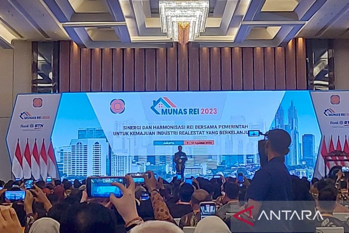 Jokowi: Di dunia sekarang ini proyek terbesar adalah IKN