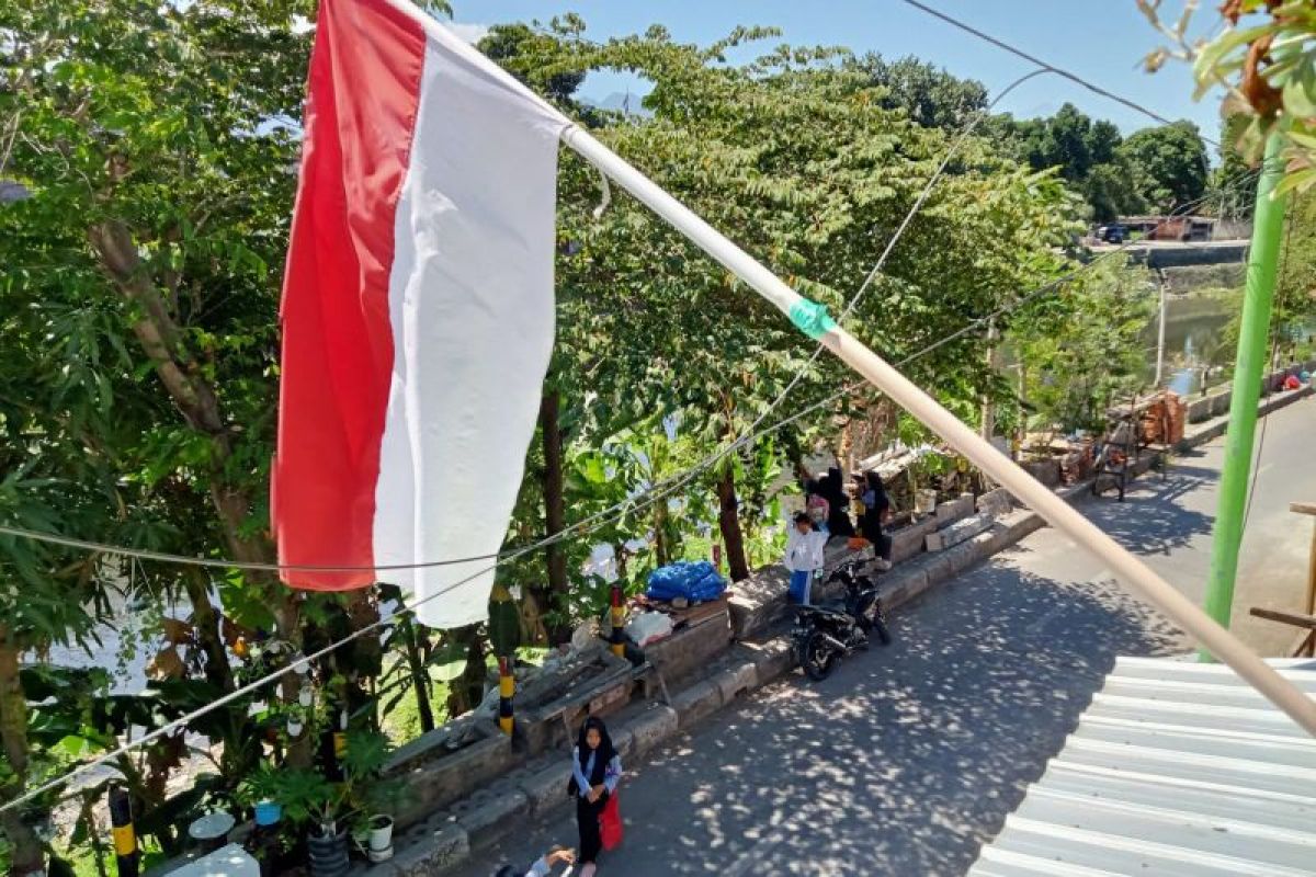 Mataram mengajak masyarakat pasang bendera semarak HUT ke-78 RI