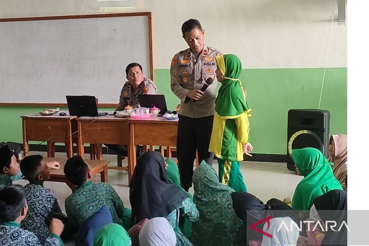 Polisi Bangka sosialisasi penerapan sekolah bebas intimidasi