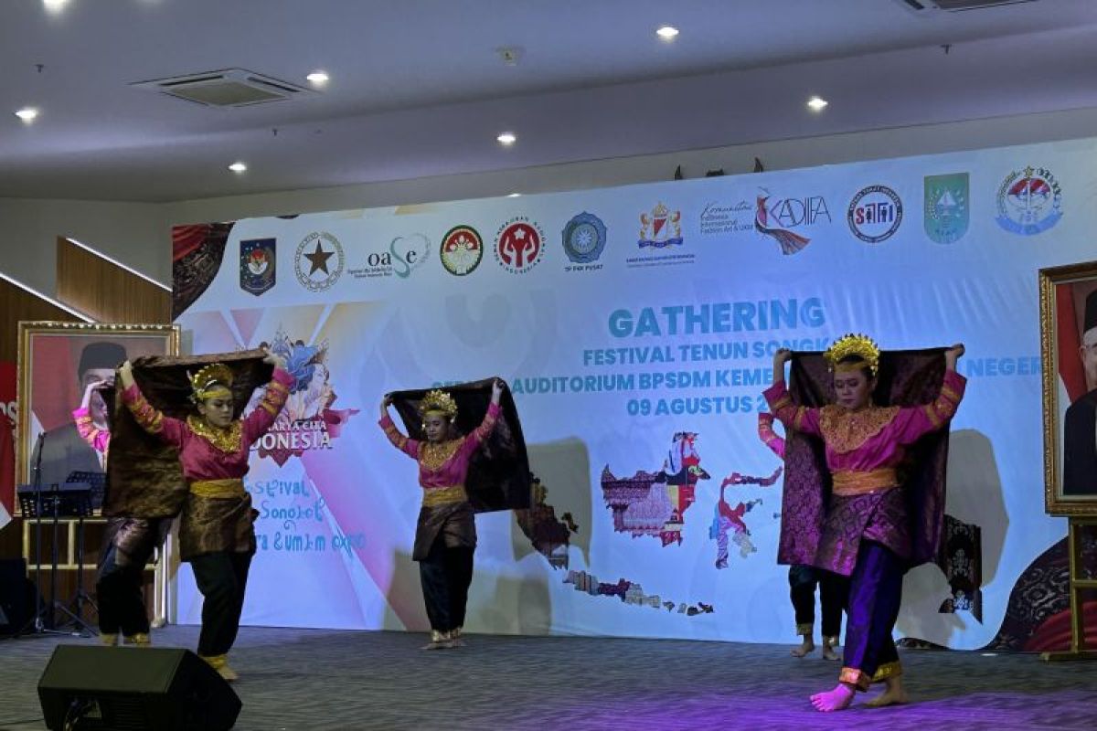 Festival Tenun Songket Nusantara hadirkan 6.000 UMKM