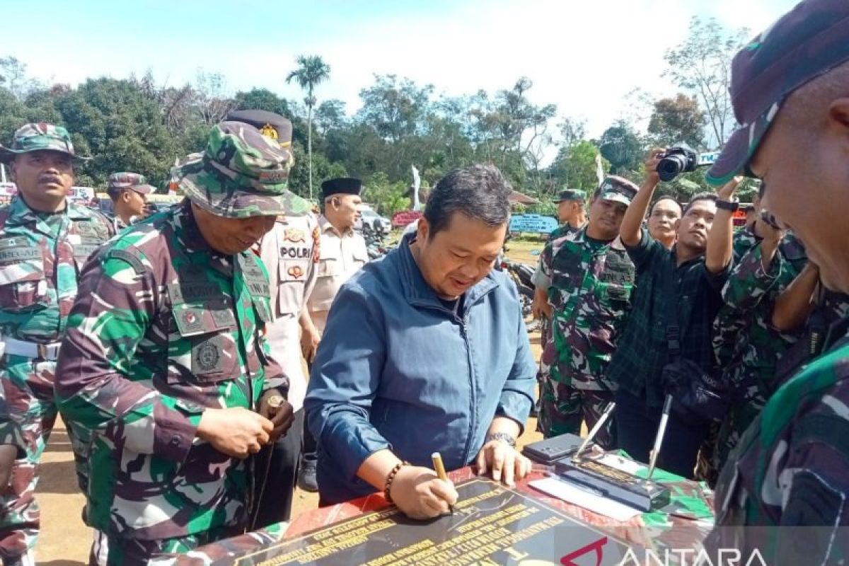 Danrem 023/KS tutup TMMD ke-117, Bupati Tapsel ucapkan terima kasih