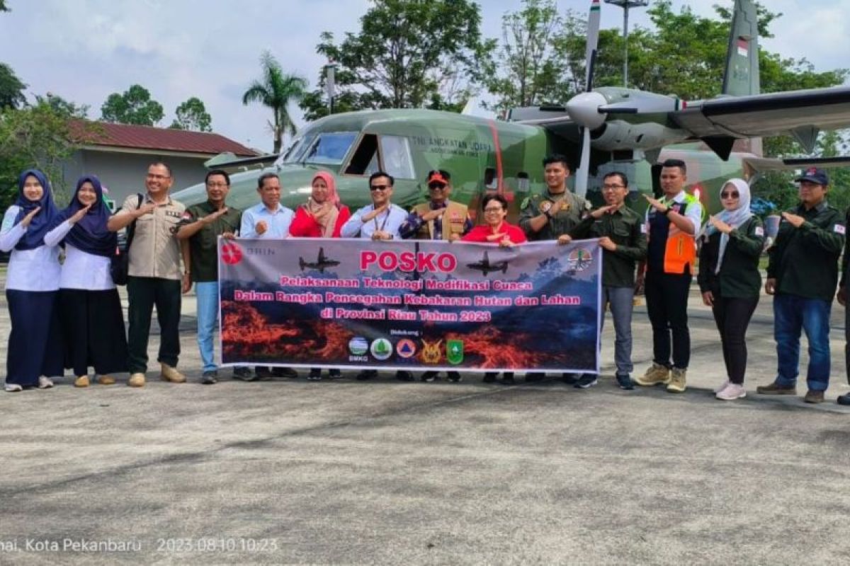 Tim TMC BRIN mulai semai garam di Riau