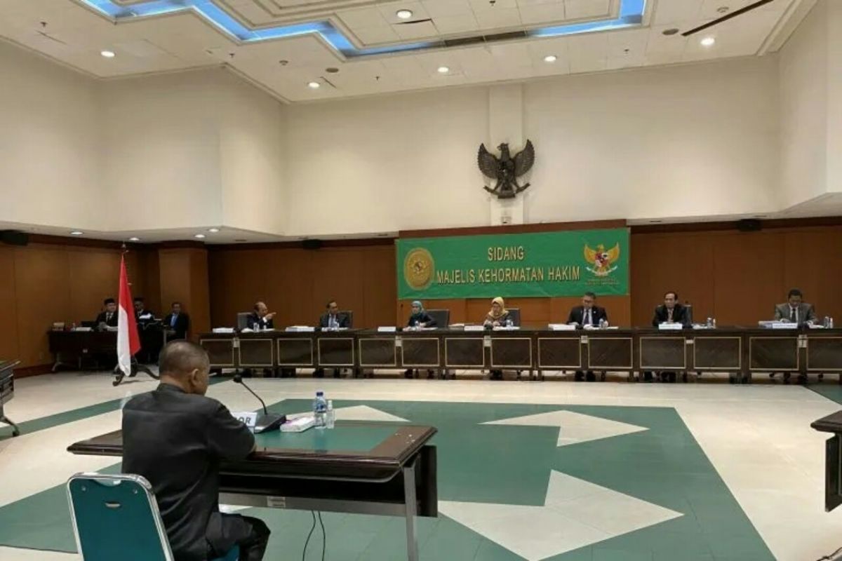 Hakim DS dipecat setelah terbukti terima suap Rp300 juta