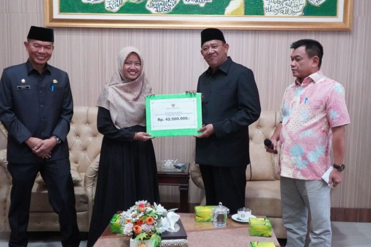 Plt Bupati Langkat lepas 34 peserta ikuti festival seni dan qasidah Sumatera Utara