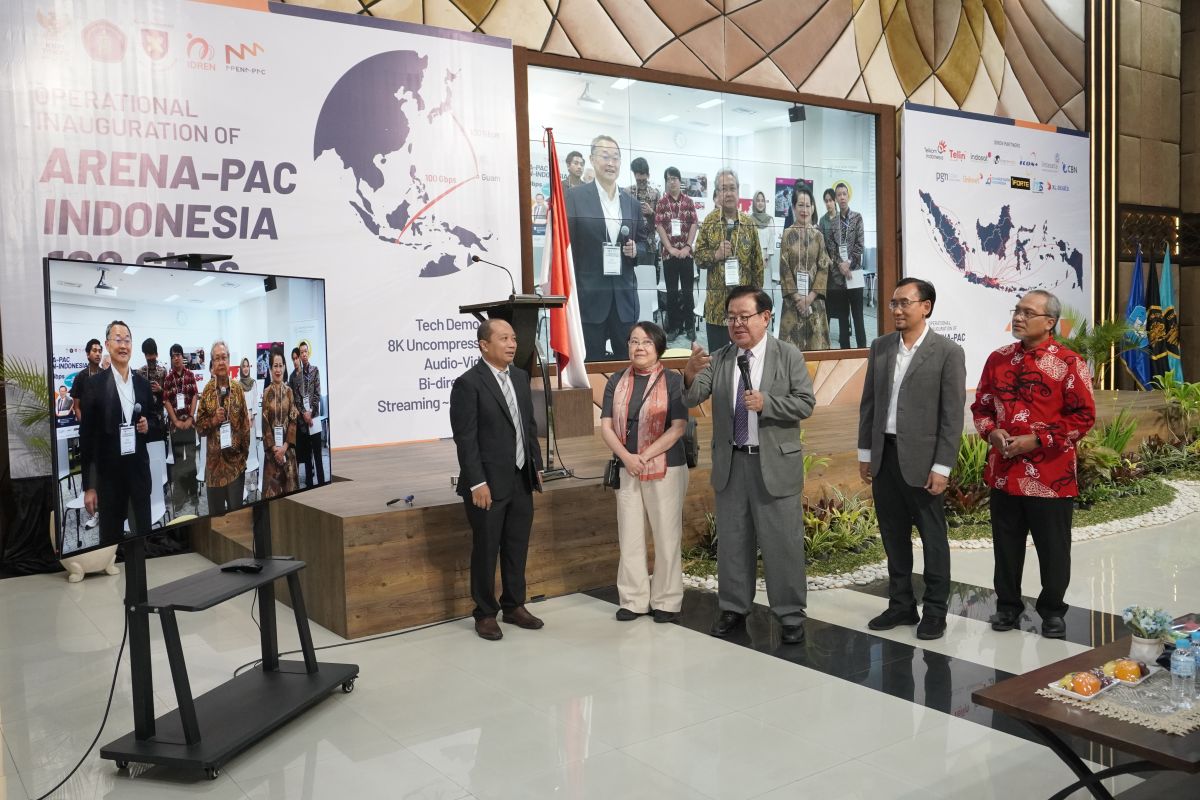 Indonesia's first 8K uncompressed video conference inaugurates the 100 Gbps network for education at UB