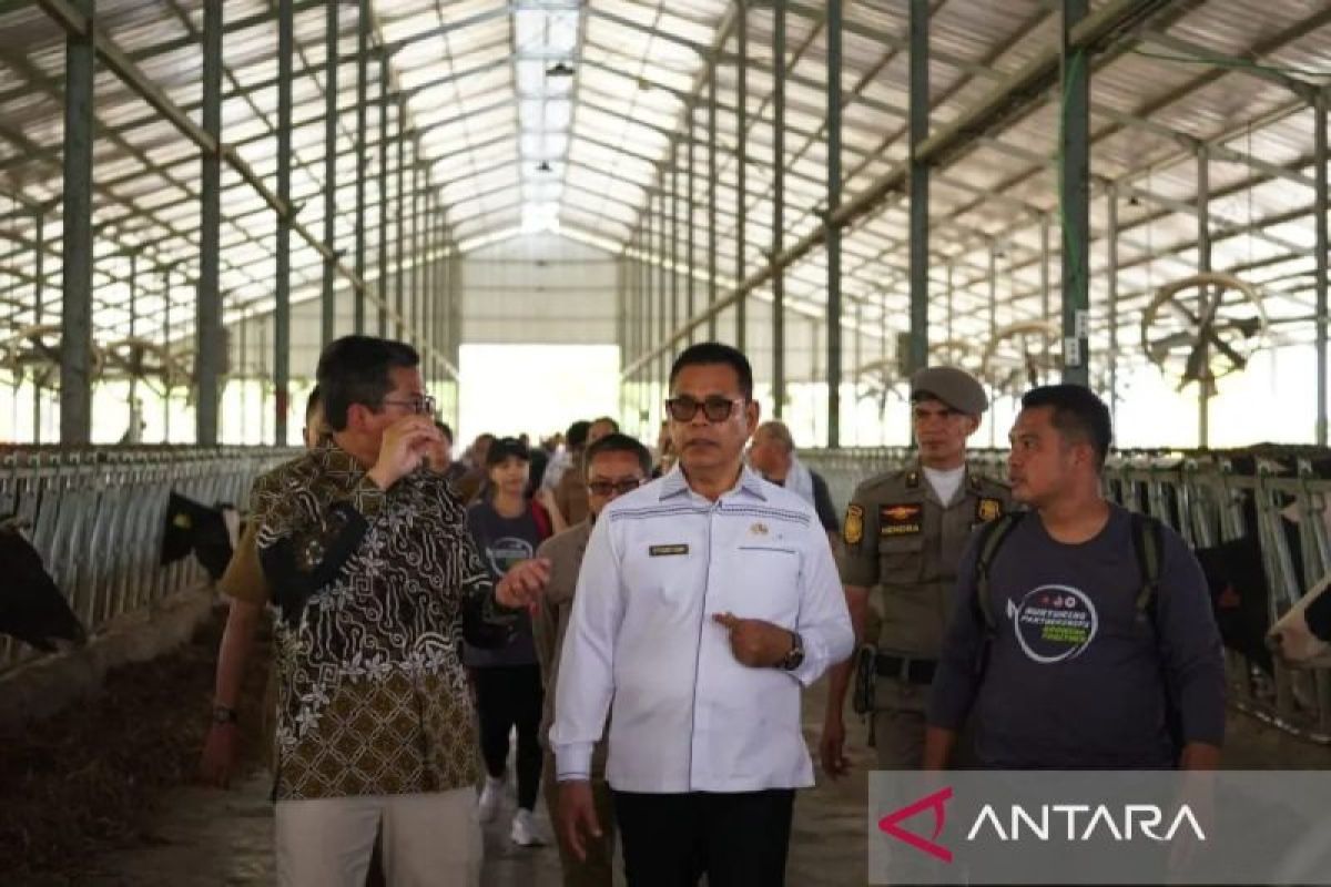 Pemkab Solok akan gelar upacara peringatan HUT RI ke-78 secara terapung di permukaan Danau Singkarak